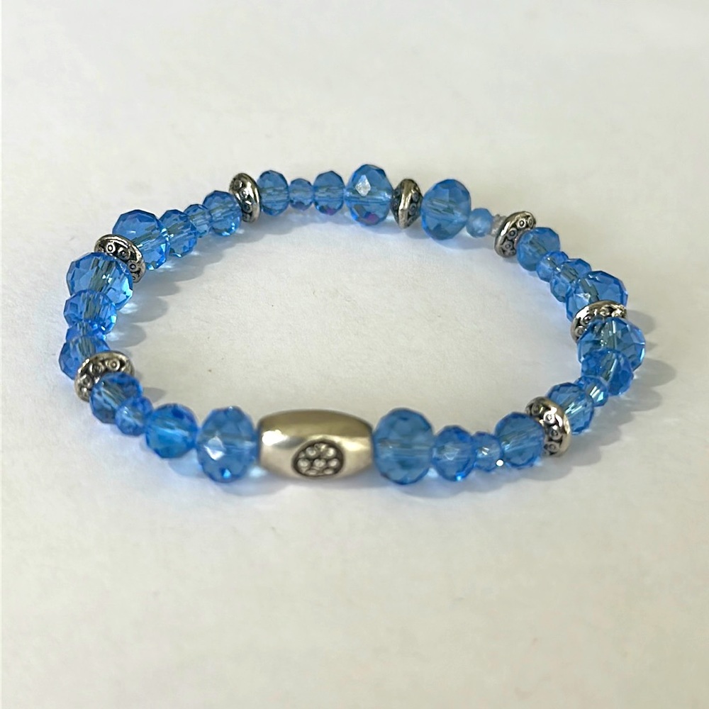 New Handmade Ladies Beaded Bracelet Light Blue & Silver Stretch Bracelet